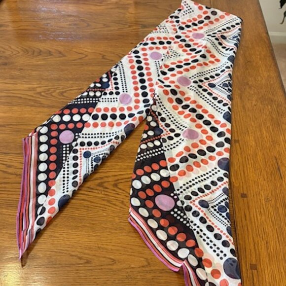Scarve - Picture 1 of 1